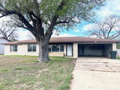/international/us/535-n-4th-uvalde-tx-110106672767/