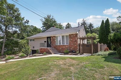 /international/us/19-winding-way-cedar-grove-nj-110100805666/