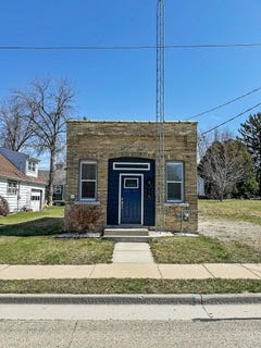 /international/us/118-makenick-street-fox-lake-wi-110107027362/