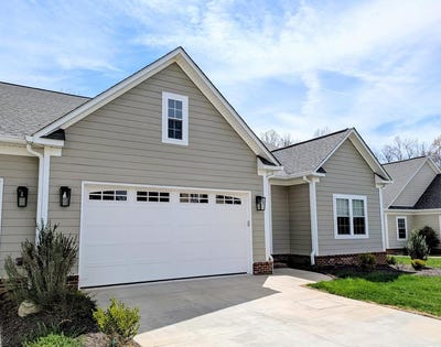 /international/us/806-edgewood-circle-halifax-va-110105363932/