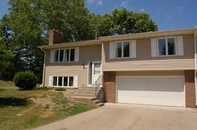 /international/us/1693-covington-lane-eagan-mn-110108692865/