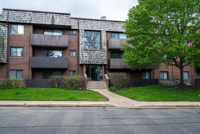 /international/us/500-timber-ridge-drive-carol-stream-il-110107694826/