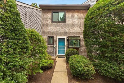 /international/us/84-roundhouse-road-bourne-ma-110101492267/