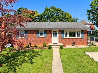 /international/us/2307-3rd-st-staunton-va-110120464493/
