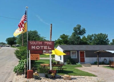 /international/us/1051-park-street-sturgis-sd-110107940586/