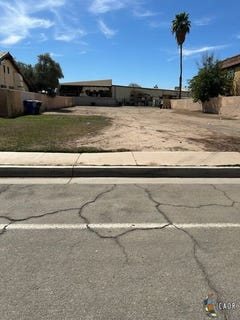 /international/us/w-d-street-brawley-ca-110092840915/
