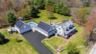 /international/us/64-warren-st-plainville-ma-110107799964/
