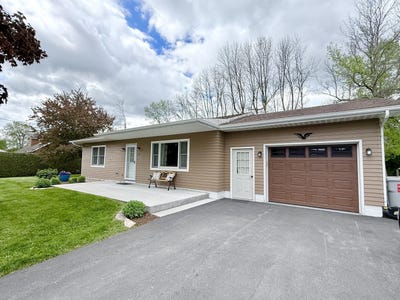 /international/us/9-facteau-avenue-plattsburgh-ny-110108440663/