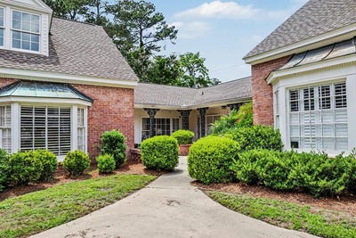 /international/us/812-s-broad-st-thomasville-ga-110108471202/