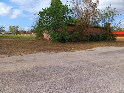 /international/us/1321-e-mulberry-angleton-tx-110095367958/