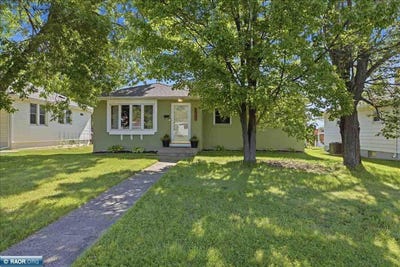 /international/us/3926-3rd-ave-e-hibbing-mn-110108986967/