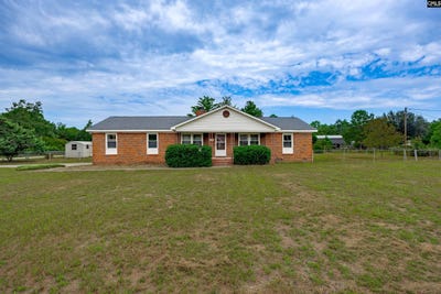 /international/us/144-freedom-drive-lexington-sc-110110279972/