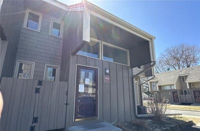 /international/us/352-e-44th-street-minneapolis-mn-110098783994/