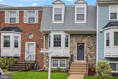 /international/us/3740-broomsedge-court-fairfax-va-110108340817/