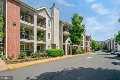 /international/us/3308-wyndham-circle-alexandria-va-110107225334/