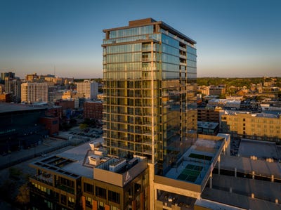 /international/us/144-oakes-street-sw-grand-rapids-mi-110091529477/