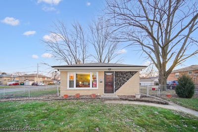/international/us/3701-w-120th-street-alsip-il-110106601495/