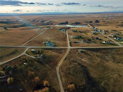 /international/us/castle-butte-road-lewistown-mt-110103520818/