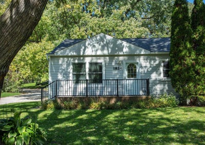 /international/us/1824-madison-street-cedar-falls-ia-110120424360/