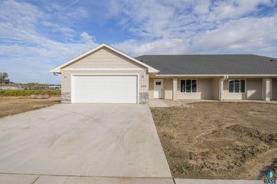 /international/us/1818-s-daylight-dr-sioux-falls-sd-110120424879/