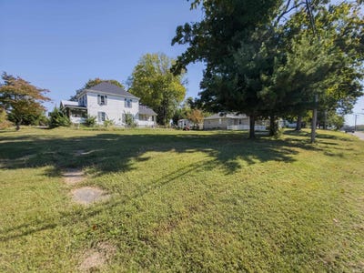 /international/us/131-w-2nd-street-mount-carmel-il-110120156307/