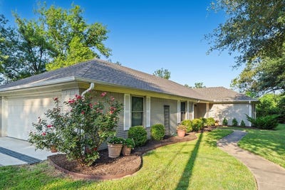 /international/us/1620-college-st-sulphur-springs-tx-110119917426/