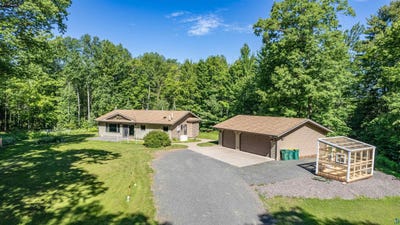 /international/us/8494-s-oliphant-rd-south-range-wi-110108981049/