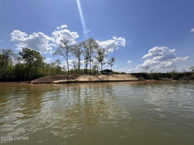 /international/us/dancing-eagle-lane-lot-33-36-clifton-tn-110106818959/