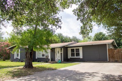 /international/us/405-w-walton-street-beeville-tx-110100450705/