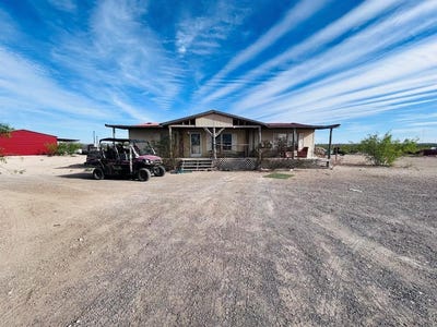/international/us/313-w-53rd-lane-fort-stockton-tx-110107056329/