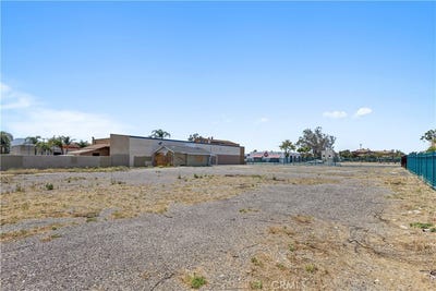 /international/us/9491-sierra-avenue-fontana-ca-110108331945/
