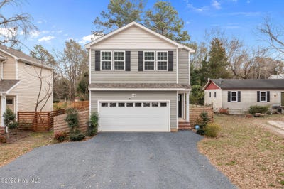 /international/us/645-s-gaines-street-southern-pines-nc-110106257544/