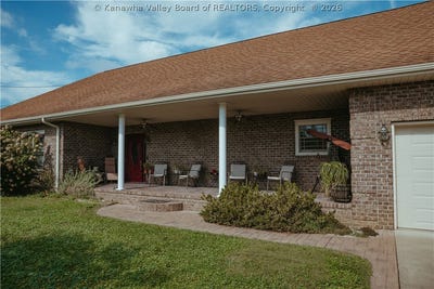 /international/us/113-cedar-street-new-haven-wv-110120531456/