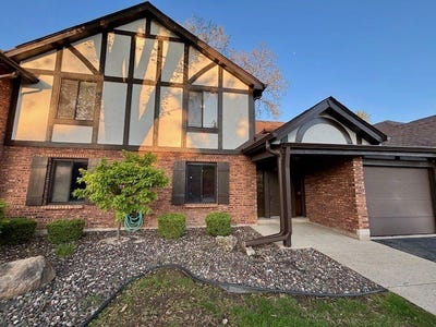 /international/us/11151-cottonwood-drive-palos-hills-il-110107752606/