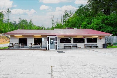 /international/us/1214-nc-highway-8-and-89-s-walnut-cove-nc-110108605469/