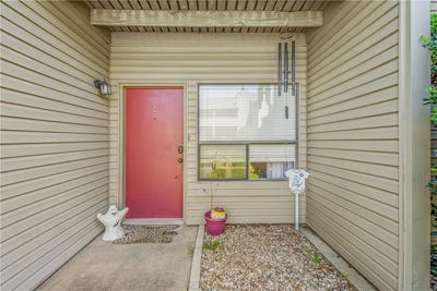 /international/us/1902-dartmouth-street-college-station-tx-110098271556/