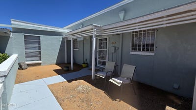 /international/us/227-n-tracy-road-pearce-az-110107859183/