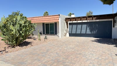 /international/us/153-bahia-lane-e-litchfield-park-az-110108962064/