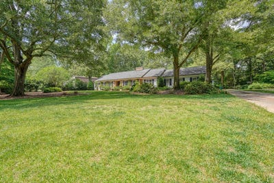/international/us/301-dunbarton-court-spartanburg-sc-110108337678/