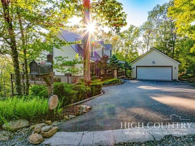 /international/us/102-wintergreen-way-beech-mountain-nc-110107733377/