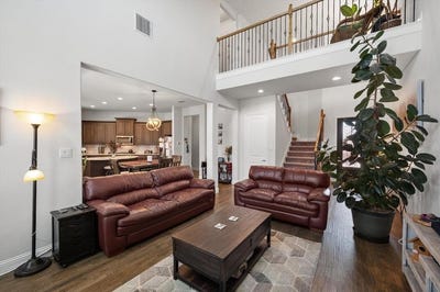 /international/us/2685-venice-drive-grand-prairie-tx-110106154955/