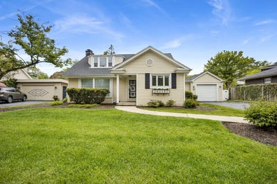 /international/us/61-harris-avenue-clarendon-hills-il-110108018031/