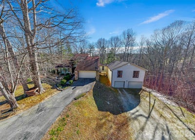 /international/us/40-country-bear-lane-flat-rock-nc-110104606614/