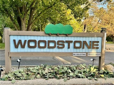 /international/us/190-woodstone-road-waterford-twp-mi-110120416199/