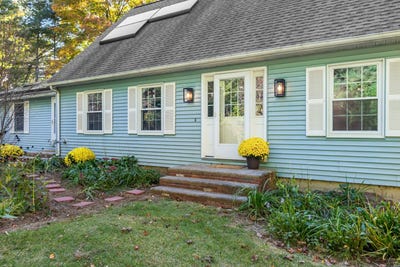 /international/us/329-new-boston-rd-sturbridge-ma-110120424834/