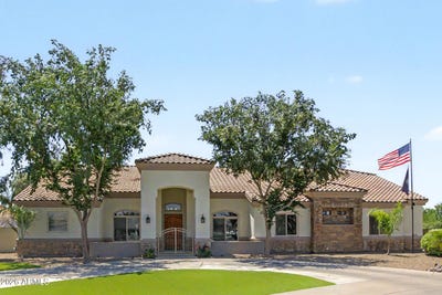 /international/us/20117-e-calle-de-flores-queen-creek-az-110108381546/