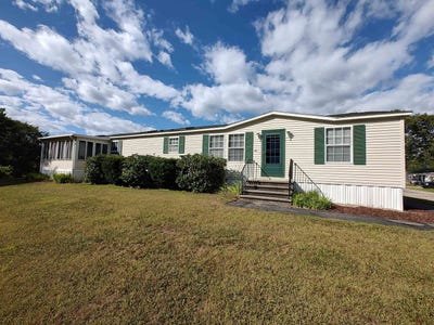/international/us/44-hawaii-lane-rochester-nh-110101095118/