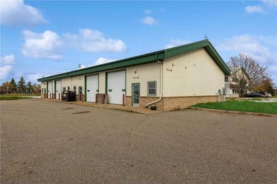 /international/us/114-thomas-circle-monticello-mn-110104552152/