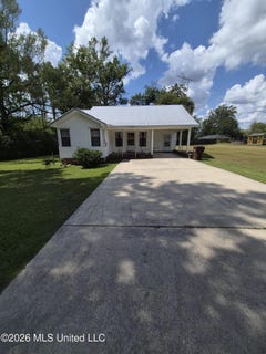 /international/us/324-lewis-street-walnut-grove-ms-110120002606/