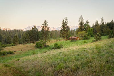 /international/us/48247-hooker-flat-road-halfway-or-110100945571/